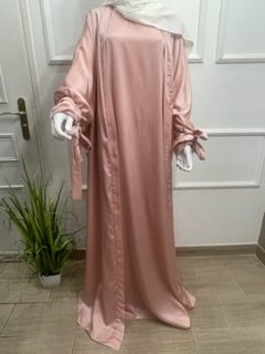 abaya grande taille belinia prestige, robe islamique moderne , chic , tapis de priere, box hijab soie de medine, jellaba, boutique femme , jilbeb, soie de medine , jilbeb avec voile integrer, foulard, bonnet , sous bonnet, boutique hijab , boutique femme musulmane